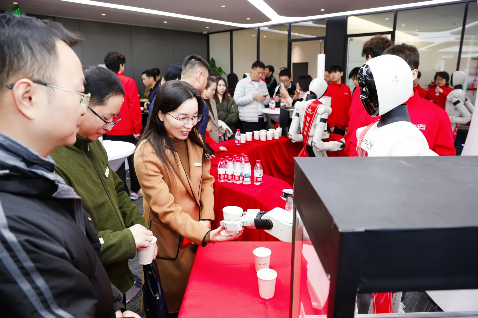 智动未来引领未来 | 广东智动未来开业庆典暨S2机器人新品发布会现场图片 10