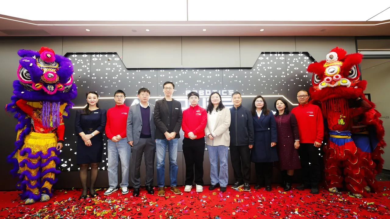 智动未来引领未来 | 广东智动未来开业庆典暨S2机器人新品发布会封面