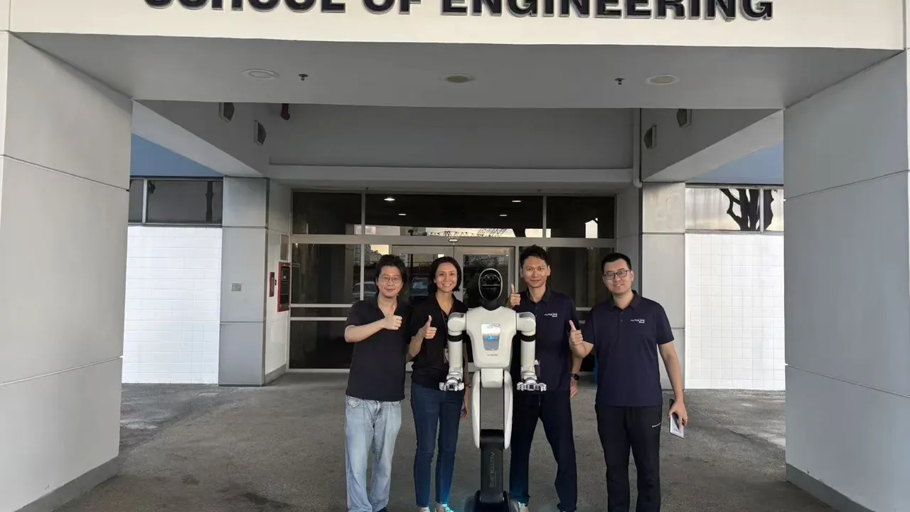 智动未来×南洋理工学院|智能人形机器人高校联合封面